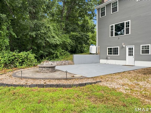 3rd image of 400 Old Day Hill Road