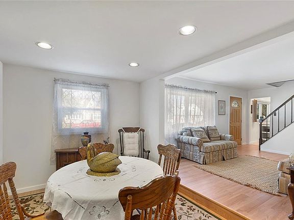 5th image of 18 Marshall Pl