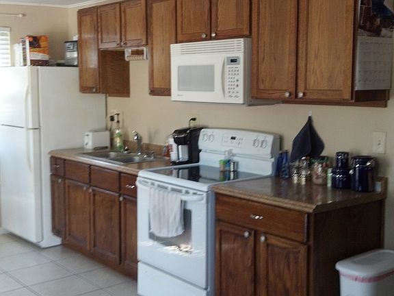 2nd image of 251 W Cowles St