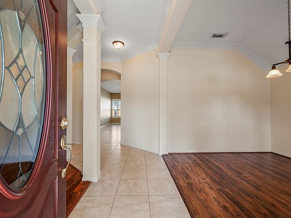 3rd image of 20014 Queens Oak Ct