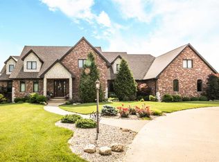 1300 N Independence Ct, Metamora, IL 61548