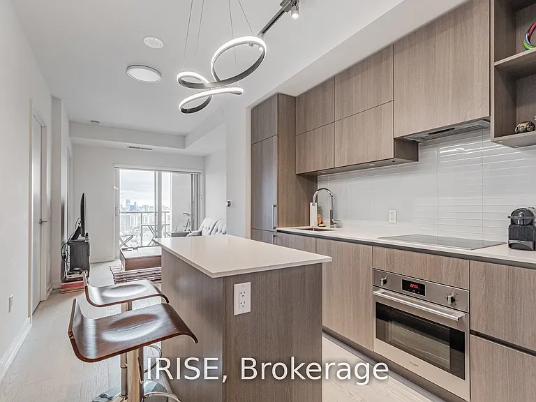 1 Yorkville Ave #4306 — Photo 5