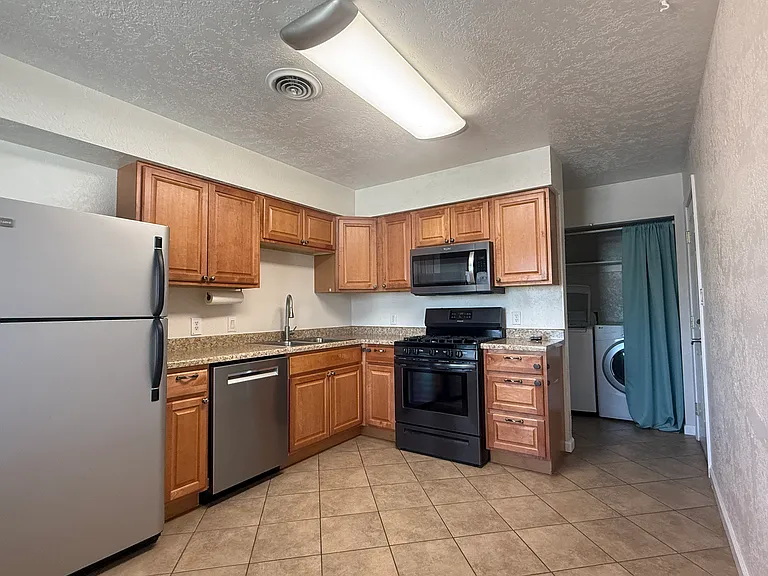 5537 Alder St — Photo 1