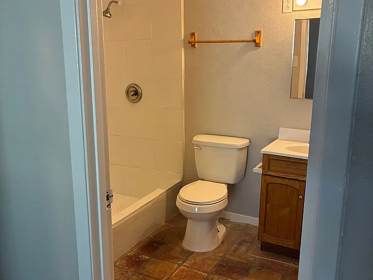 The Montecito Apartments — Photo 9