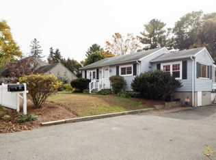 9 Maple Ave, Kittery, ME 03904
