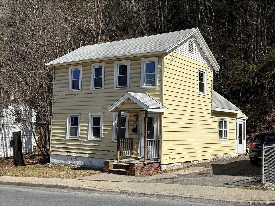 1st image of 208 Center Street