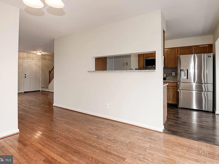 22037 Manning Sq — Photo 13
