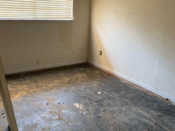 4th image of 1347 Hobson Ave
