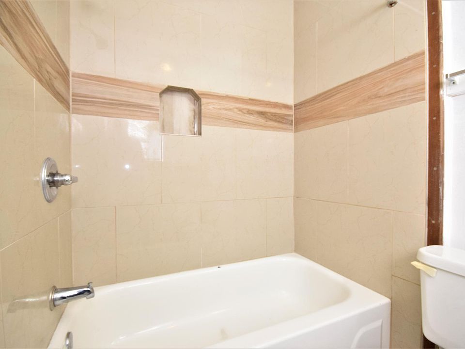1st image of 3016 E Abram St #123