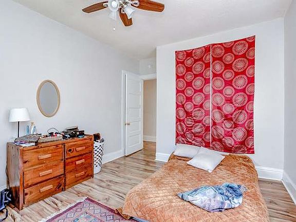 5th image of 3453 Woodburn Ave #4