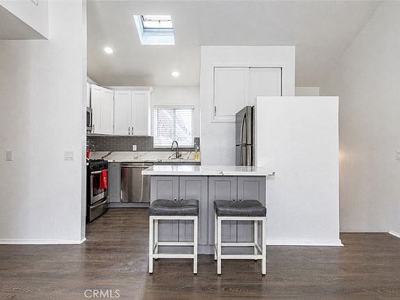 4th image of 313 E Hyde Park Blvd APT 5