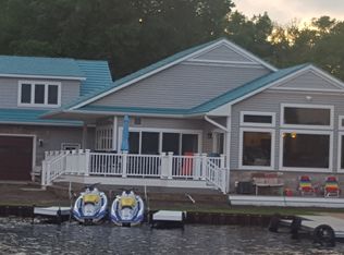 521 S Lakeside Dr, Michigan Center, MI 49254