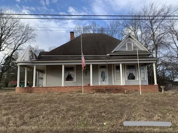 208 Daingerfield St, Naples, TX 75568