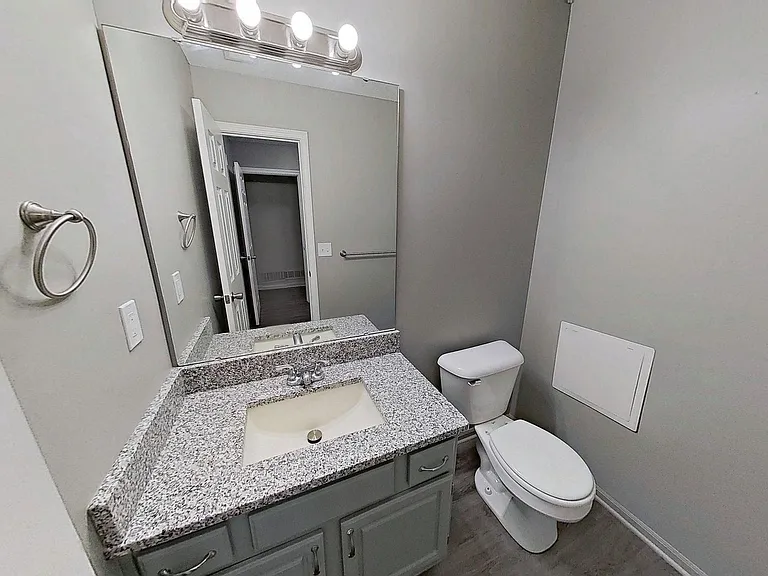 404A SE Oak Ridge Dr — Photo 7