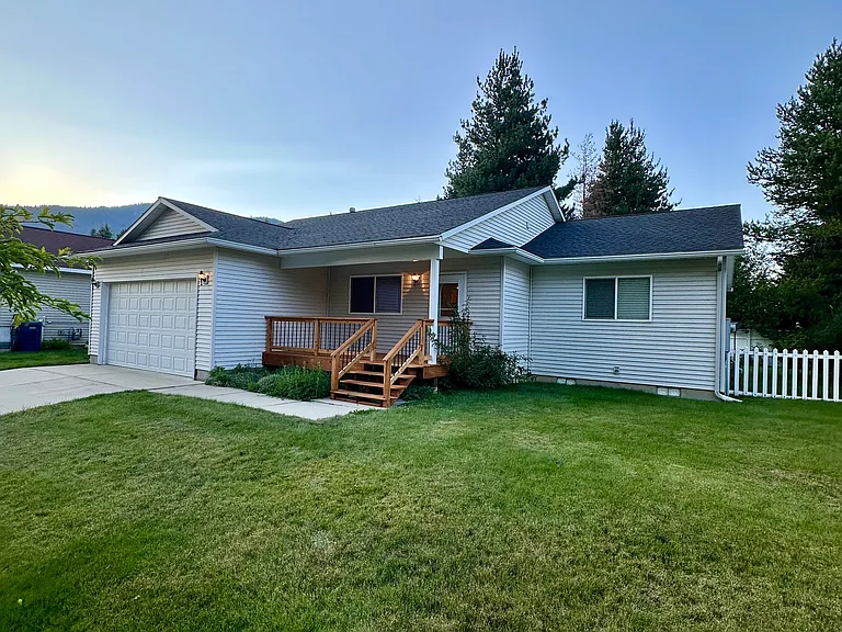 414 Louis Ln — Photo 1