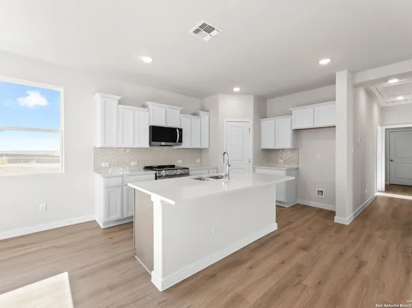 754 Whitman, New Braunfels, TX 78130