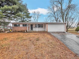 19 Ridgelawn Ct, Florissant, MO 63031