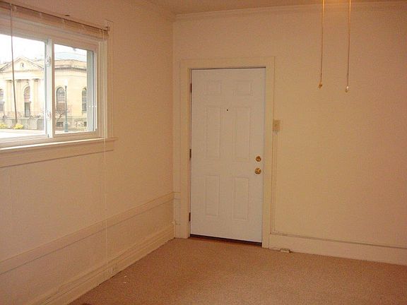 5th image of 314 N Main St #B