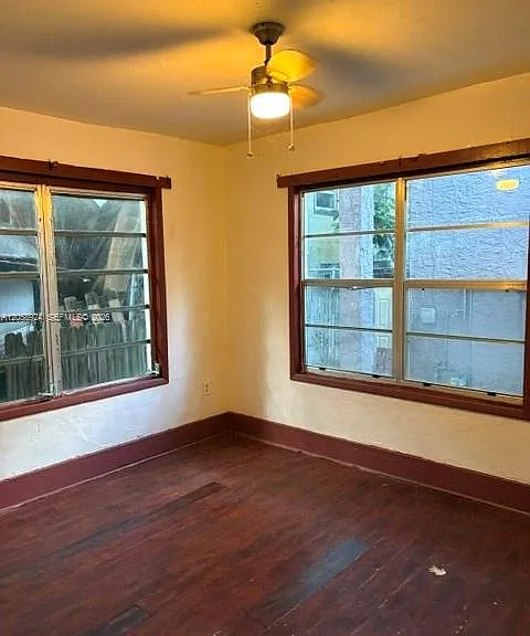 125 NW 7th Ave #1 — Photo 8