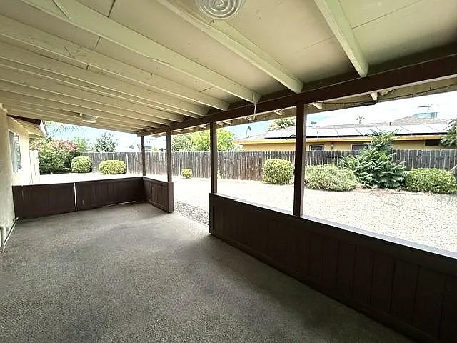 716 Robert Dr — Photo 16