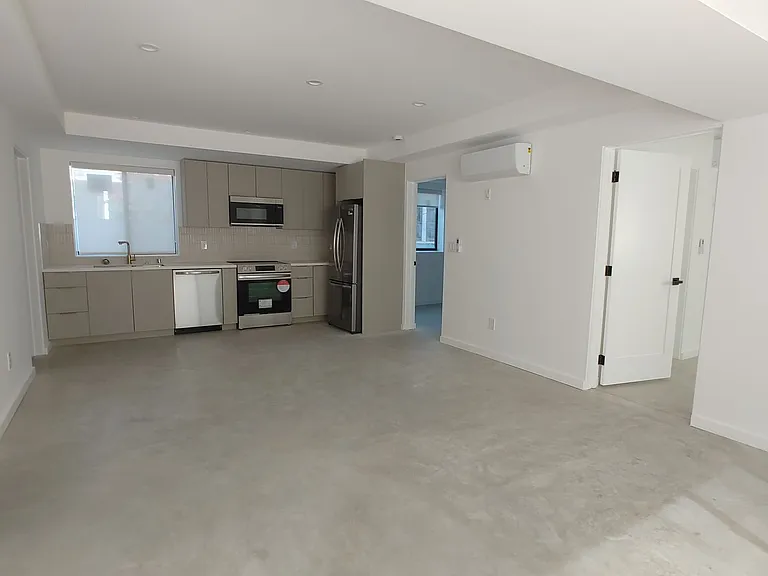 2821 Colorado Ave — Photo 1