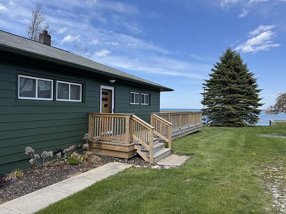 2nd image of 1439 Lakeside Dr