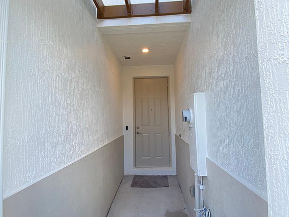 3rd image of 6275 SW 47th Mnr #27