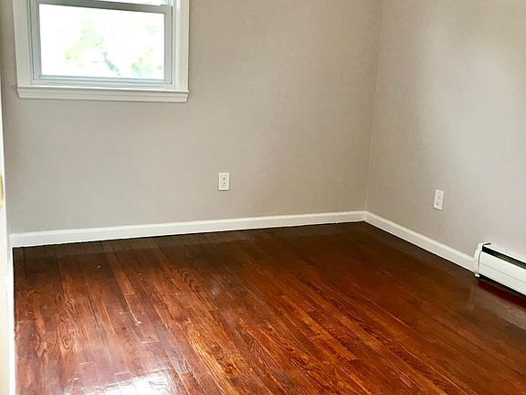 5th image of 309 Seaver Ave