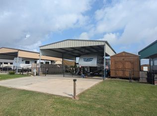 1815 Honeysuckle Ln, Crystal Beach, TX 77650