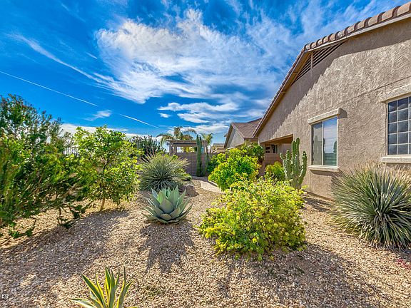5th image of 563 E Pasture Canyon Dr