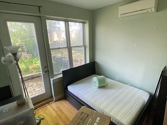 2nd image of 319 Melrose St APT 1L