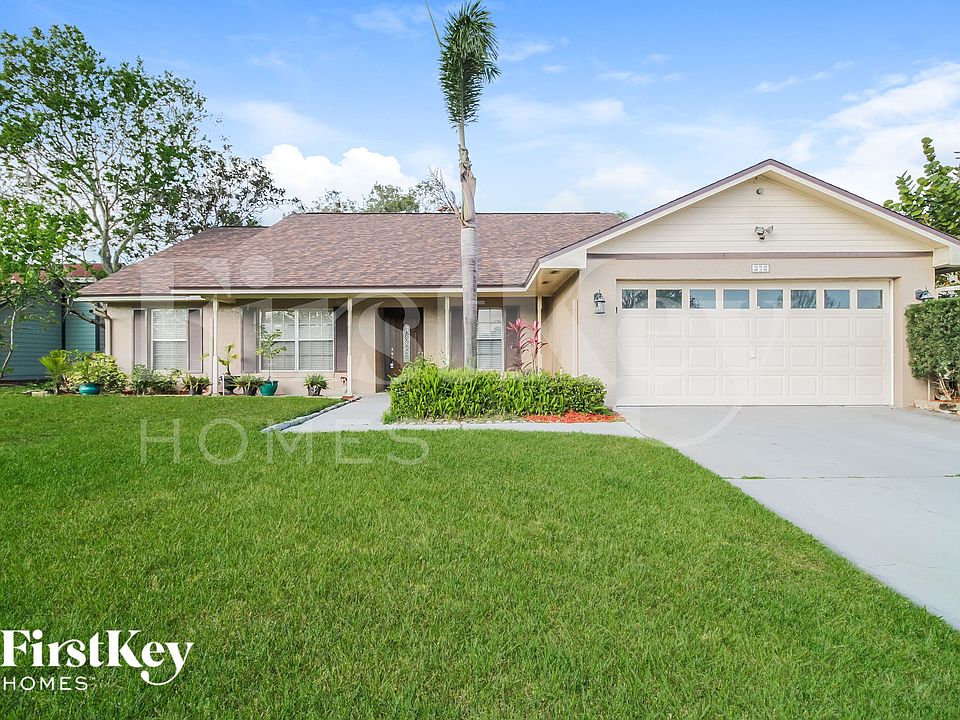 1st image of 372 Fairgreen Pl