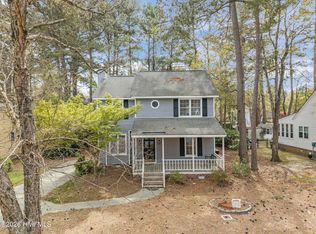 1502 Hollybriar Ln, Greenville, NC 27858