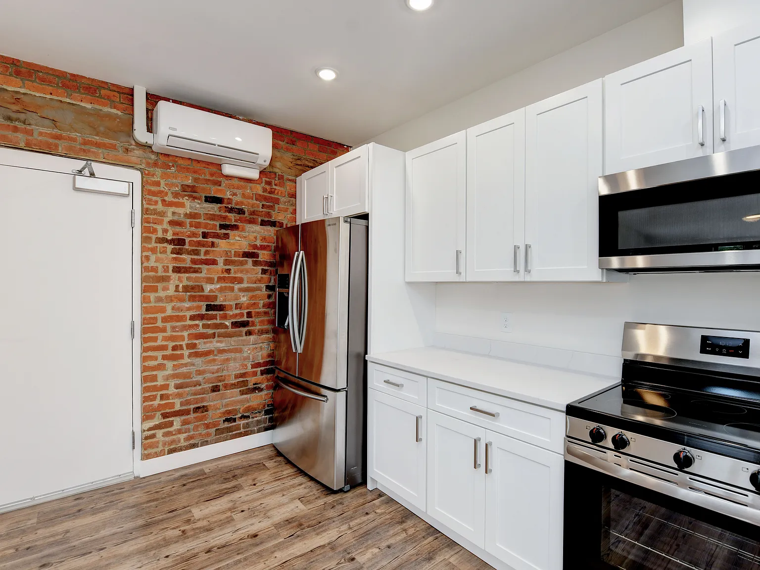 1 bed, 750 sqft, $1,450 — Photo 3