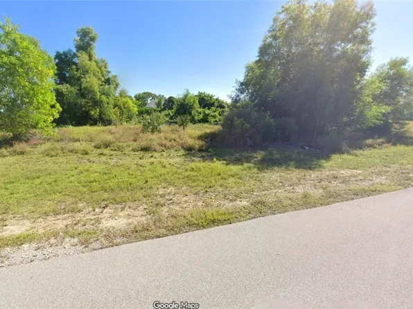 137 SW 9th Pl, Cape Coral, FL 33991