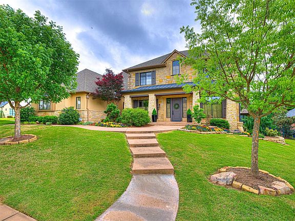 2nd image of 2116 Woodcrest Ln