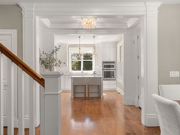 5th image of 13 Garrison Way #13