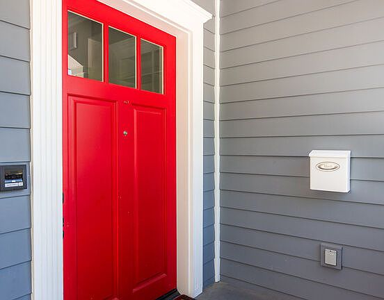 4th image of 12142 Hollyglen Pl