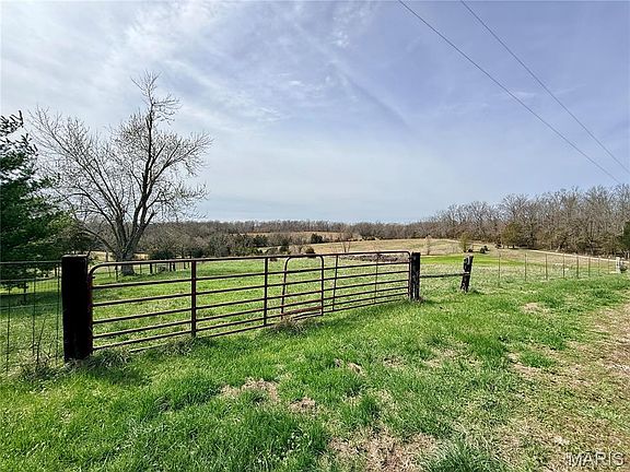 4th image of 61 Old School Rd