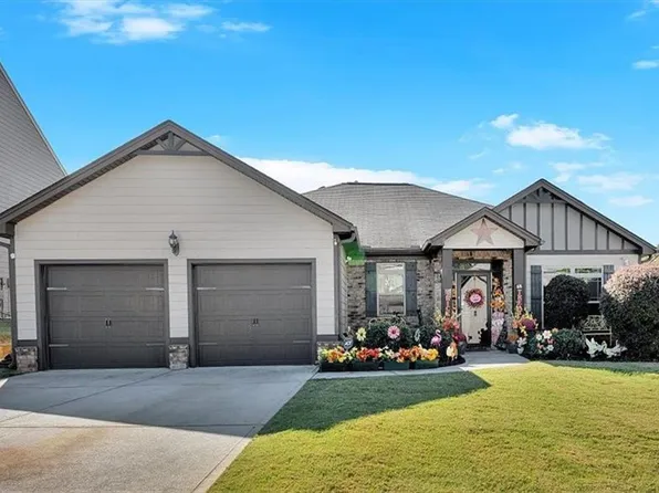 911 McDuffie Cir, Douglasville, GA 30134