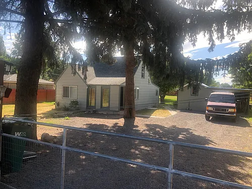 3928 Crest St Photo 1