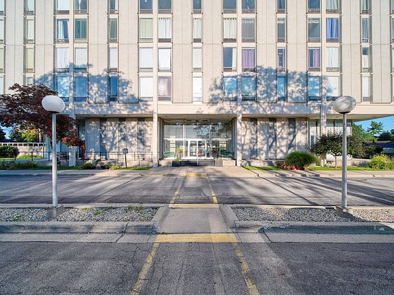 3rd image of 715 W Michigan Ave APT 404