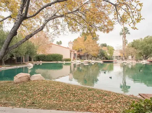 5470 Birchbrook Ct, Las Vegas, NV 89120
