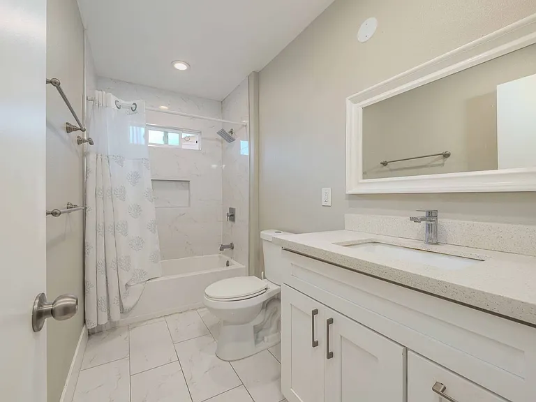 1817 E Morava Ave — Photo 22