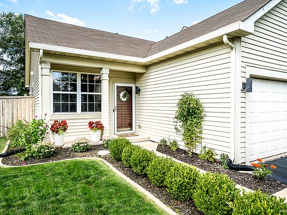 2nd image of 3115 Gloria Ln