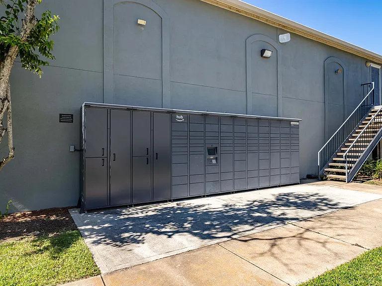 Signature Point Apartment Homes — Photo 34