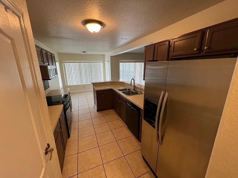 1337 Hampstead Ter — Photo 16