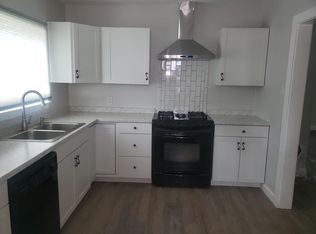 5590 Magnolia Ave, Riverside, CA 92506