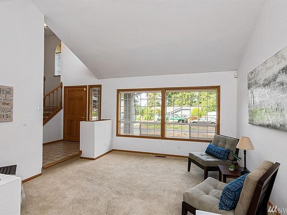 3rd image of 9295 Oneida Cir NW