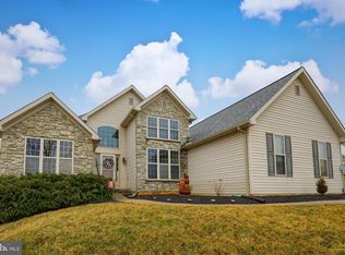 12 Rockdale Dr, Seven Valleys, PA 17360